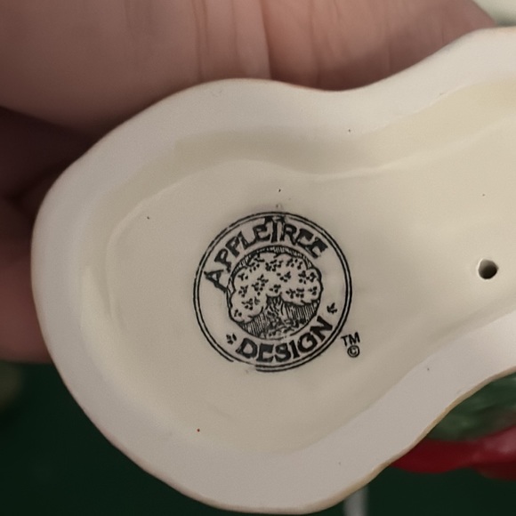 Appletree golfing Santa ornament - Picture 3 of 5